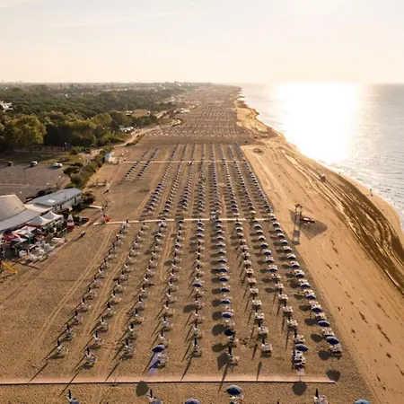 Apartment Comfortable Sea-front Flat Bibione