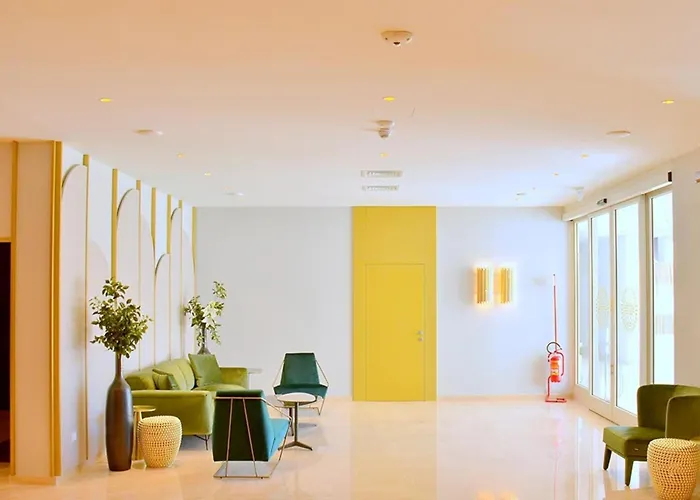 Comfortable Sea-front Flat Apartment